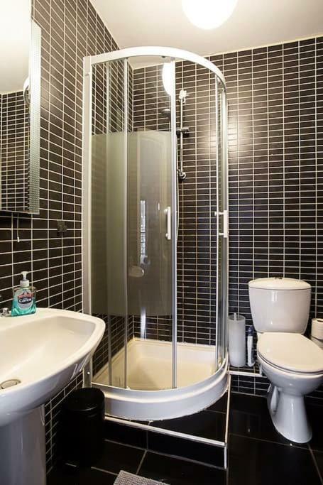 Spacious Belfast City Centre Duplex Apartment ภายนอก รูปภาพ