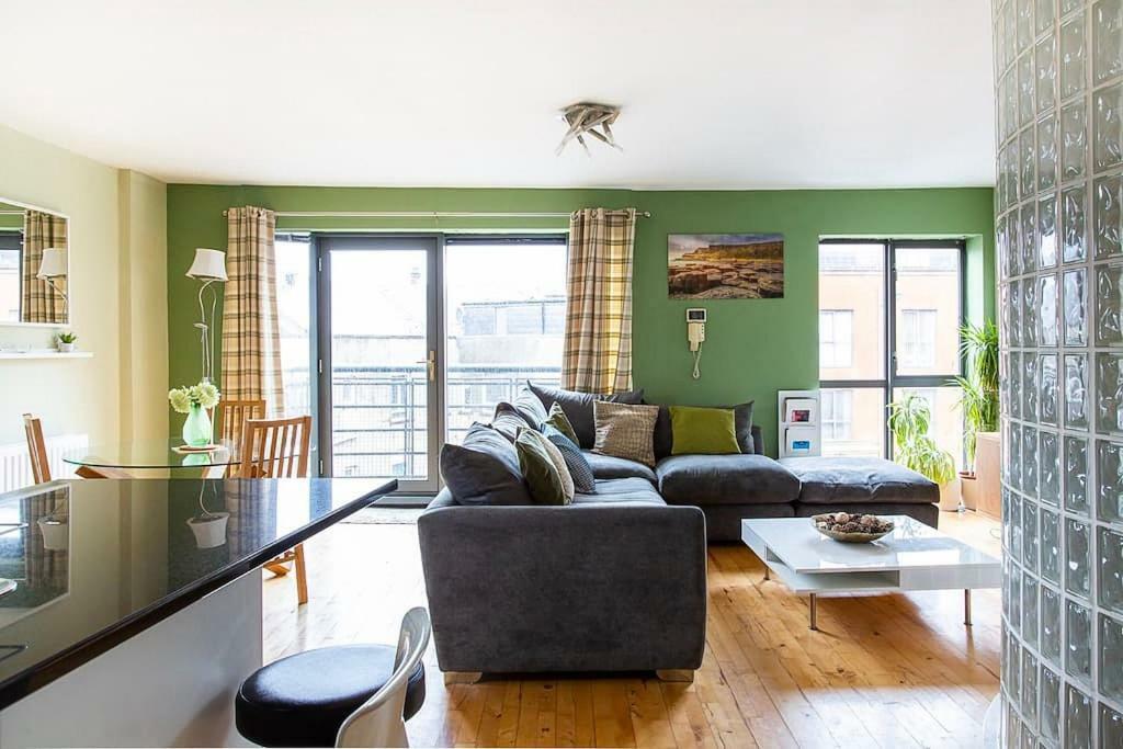 Spacious Belfast City Centre Duplex Apartment ภายนอก รูปภาพ