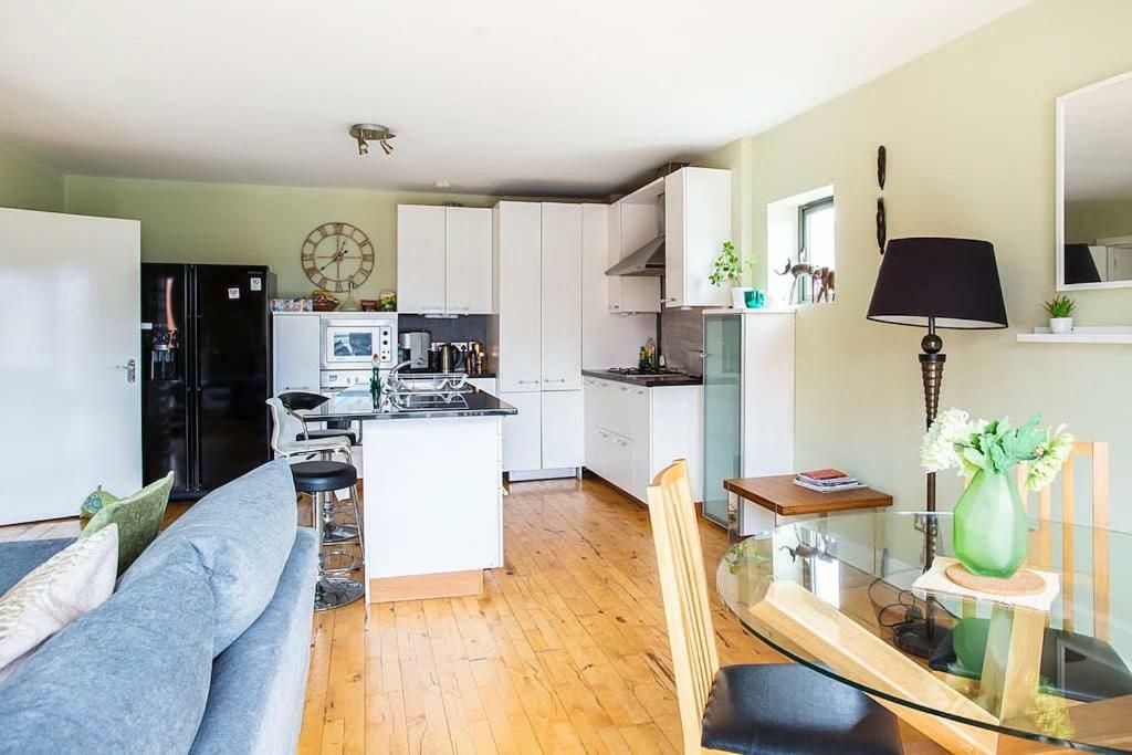 Spacious Belfast City Centre Duplex Apartment ภายนอก รูปภาพ