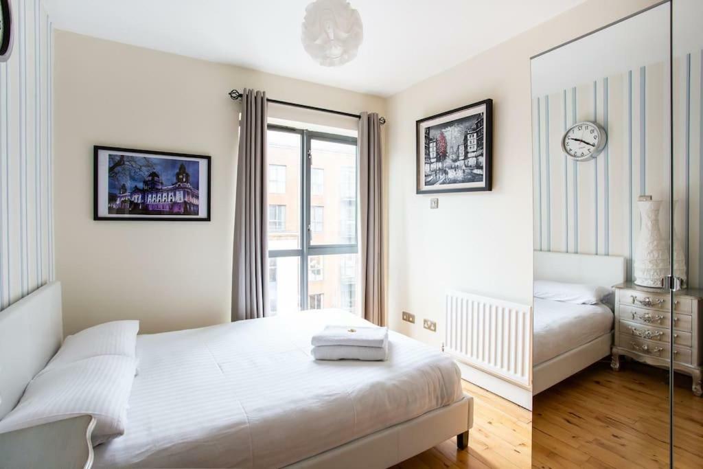Spacious Belfast City Centre Duplex Apartment ภายนอก รูปภาพ