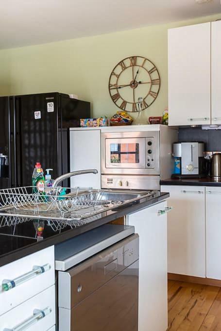 Spacious Belfast City Centre Duplex Apartment ภายนอก รูปภาพ