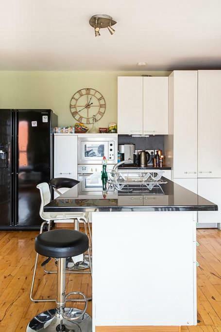 Spacious Belfast City Centre Duplex Apartment ภายนอก รูปภาพ