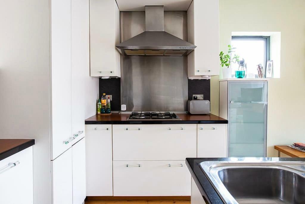 Spacious Belfast City Centre Duplex Apartment ภายนอก รูปภาพ