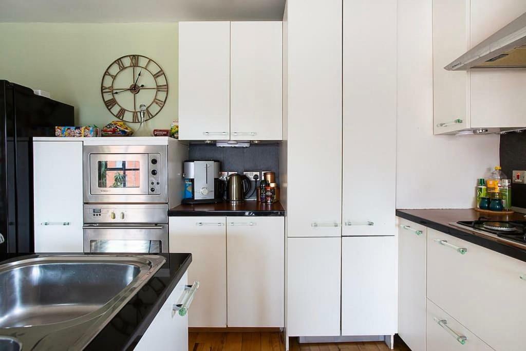 Spacious Belfast City Centre Duplex Apartment ภายนอก รูปภาพ