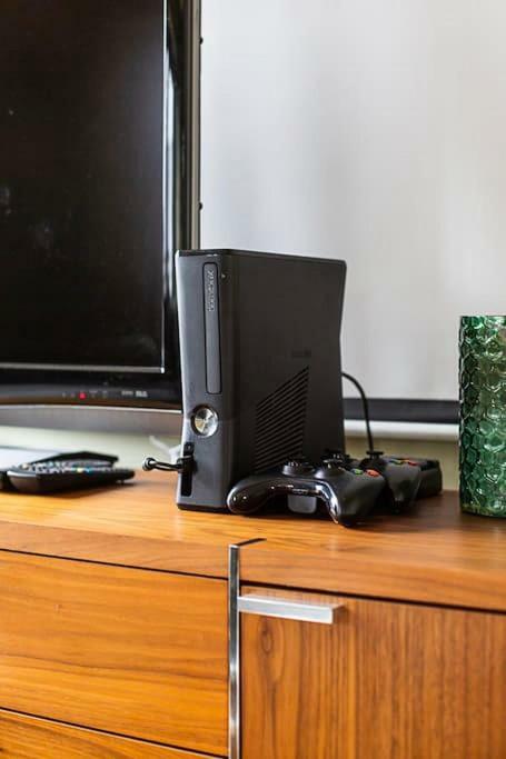 Spacious Belfast City Centre Duplex Apartment ภายนอก รูปภาพ
