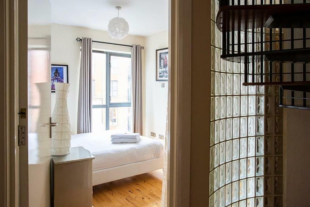 Spacious Belfast City Centre Duplex Apartment ภายนอก รูปภาพ