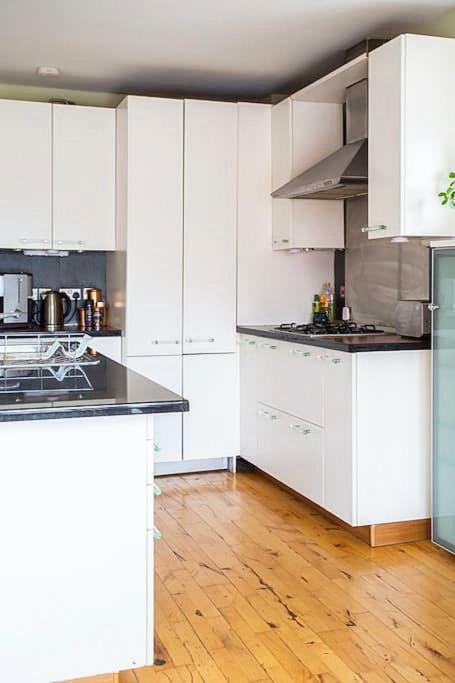 Spacious Belfast City Centre Duplex Apartment ภายนอก รูปภาพ