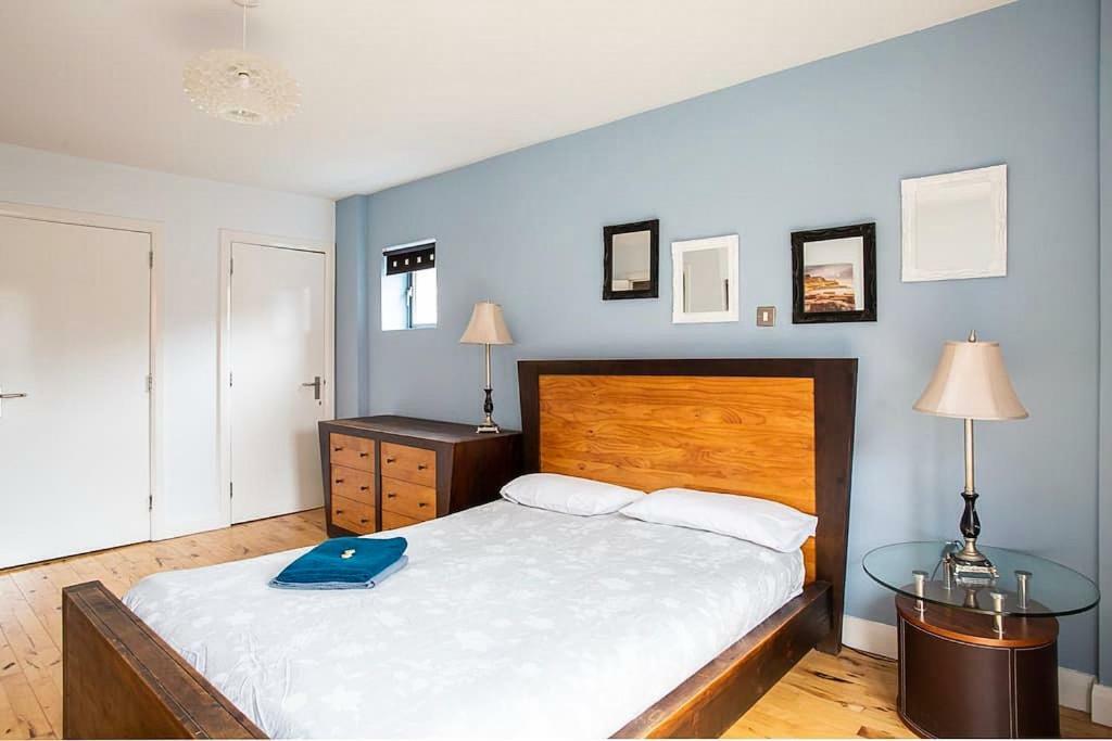 Spacious Belfast City Centre Duplex Apartment ภายนอก รูปภาพ