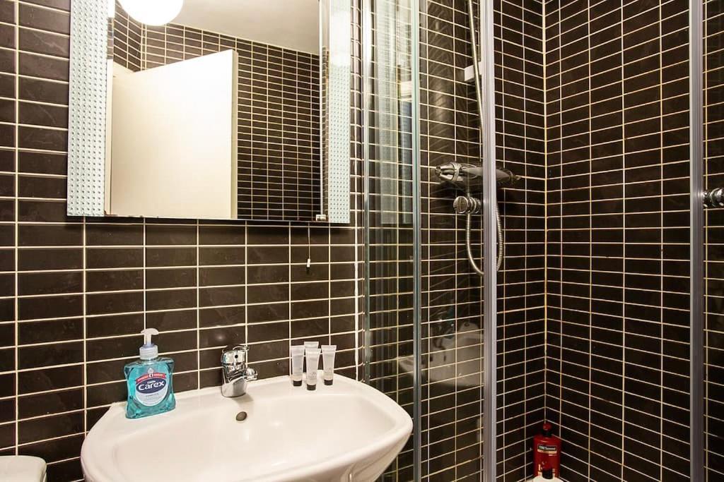 Spacious Belfast City Centre Duplex Apartment ภายนอก รูปภาพ